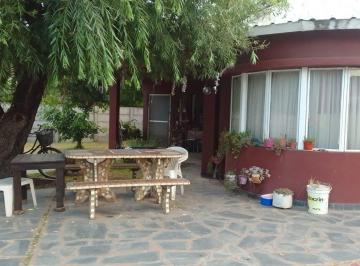 Terreno · 150m² · 7 Ambientes · 2 Cocheras · Venta Casa
