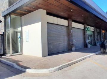 Local comercial , Esteban Echeverría · Local en Alquiler en Sobre Sargento Cabral, Complejo Ayres de Canning