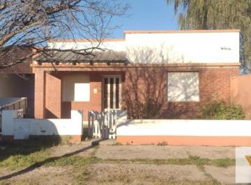 Casa · 124m² · 4 Ambientes · 1 Cochera · Casa en Venta - 3 Dorm. 1 Baño - Darregueira