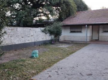 Casa · 150m² · 6 Ambientes · 1 Cochera · Casa en Venta - 4 Dorm. 2 Baños - 150 m²