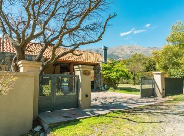 Casa · 177m² · 5 Ambientes · 2 Cocheras · Casa El Rincón