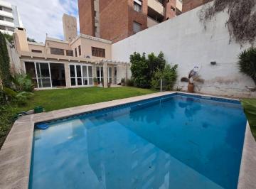Casa · 460m² · 10 Ambientes · 1 Cochera · Casa 3 Dorm. en General Paz con Pileta – Apto Profesional – 24 de Septiembre