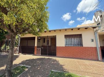 PH · 65m² · 3 Ambientes · 1 Cochera · Apto Crédito - PH en Venta de 3 Ambientes con Cochera - Villa Ballester