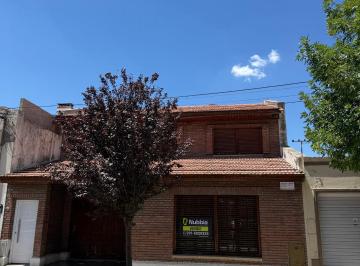 Casa de 8 ambientes, Bahía Blanca · Casa en Venta en Alsina 691