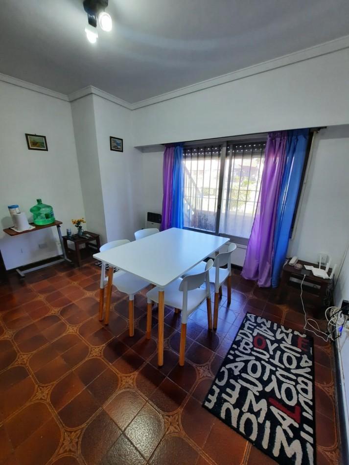 Venta Ph planta baja a la calle sobre avenida Cervantes Saavedra, 3 ambientes, 2 habitaciones, 2 baños