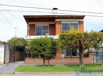 Casa · 168m² · 3 Ambientes · 1 Cochera · Hermoso Chalet, en 2 Plantas, en Venta Apta Credito, Tortuguitas Centro