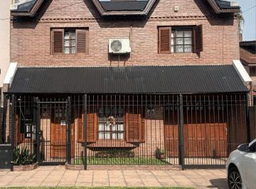 Casa de 4 ambientes, Almirante Brown · Excelente Chalet a Una Cuadra de Av Hipólito Yrigoyen