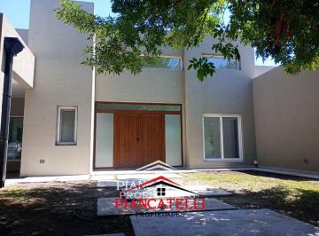 Casa · 155m² · 4 Ambientes · 2 Cocheras · Casa en Venta y Alquiler, con 4 Ambientes en Club de Campo La Concepción