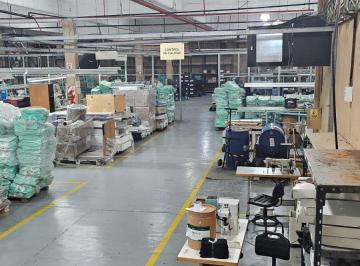 Bodega-Galpón , Villa Lugano · Importante Propiedad Industrial/comercial. Ubicación Estratégica con Acceso Inme
