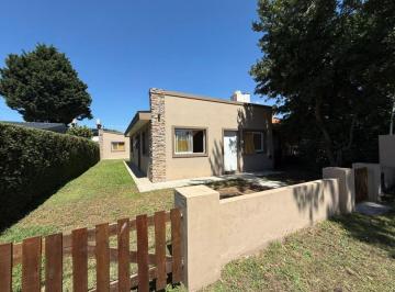 Casa de 3 ambientes, Santa Clara del Mar · Excelente Casa a Estrenar en Venta Ubicada en Calle Mónaco 662.