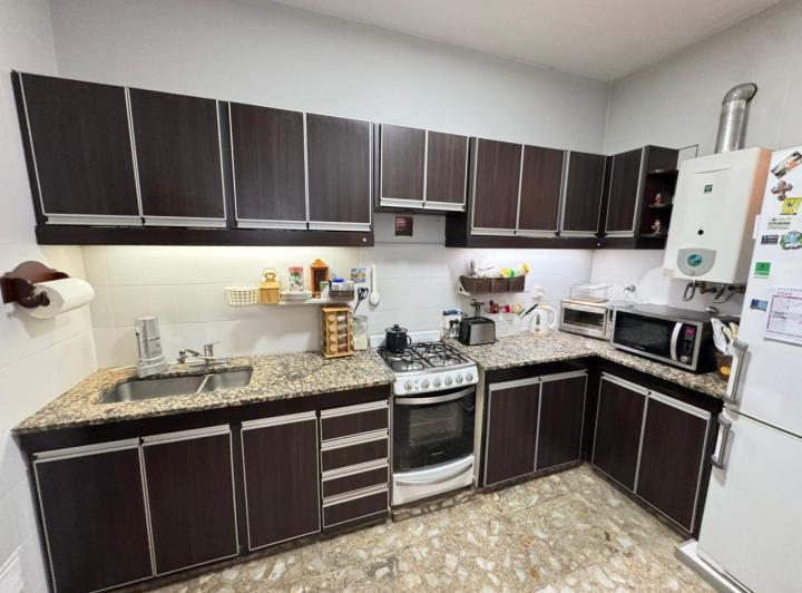 Casa · 210m² · 5 Ambientes · 1 Cochera