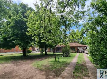 Casa · 191m² · 4 Ambientes · 1 Cochera · Retasada! Casa en Venta con Pileta en Tortuguitas, Malvinas Argentinas. con Planos!