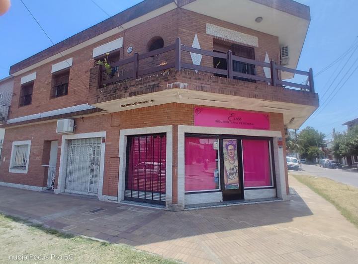 Local comercial · 128m² · 4 Ambientes · 4 Cocheras