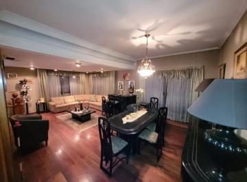 Casa de 6 ambientes, Moreno · Vivienda Unifamiliar, Chalet de Tejas Coloniales - Venta