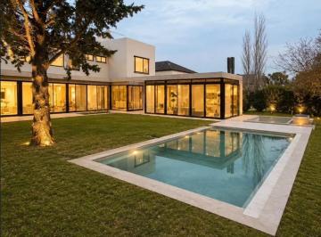 Casa · 367m² · 8 Ambientes · 3 Cocheras · Casa en Kentucky