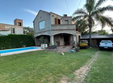 Casa · 200m² · 4 Ambientes · 3 Cocheras · Hermosa Casa en Mendiolaza Golf