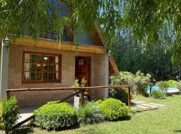 Casa · 69m² · 3 Ambientes · ¡Encantadora Cabaña en un Rincón Escondido de Salvador María, Lobos!