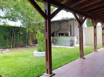 Casa · 120m² · 4 Ambientes · Casa en Venta - 3 Dorm. 2 Baños - Berazategui