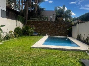 Casa · 220m² · 5 Ambientes · Casa 4 Ambientes con Pileta en San Martin Al 1700