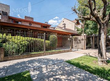 Casa · 219m² · 5 Ambientes · 2 Cocheras · Venta Casa 5 Amb Haedo Norte Fondo Pileta