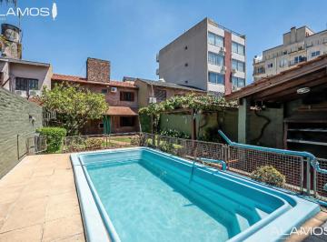 Casa · 220m² · 5 Ambientes · 2 Cocheras · Venta Casa 3 / 4 Dorm. Haedo Norte Fondo Pileta - Apto Credito
