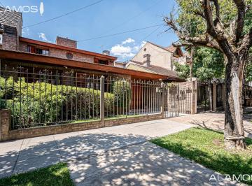Casa · 220m² · 5 Ambientes · 2 Cocheras · Venta Casa 5 Amb Haedo Norte Fondo Pileta - Apto Credito