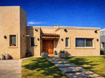 Casa · 133m² · 4 Ambientes · Venta Casa 4 Ambientes - Santo Tomas