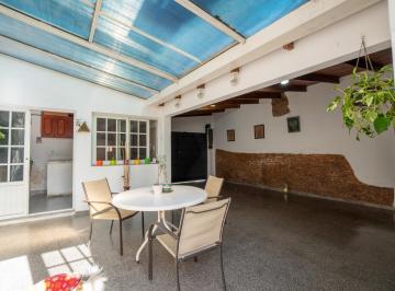 Casa · 180m² · 5 Ambientes · 2 Cocheras · Casa en Venta en Tolosa