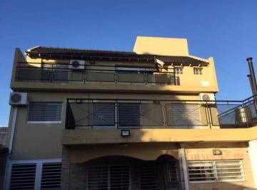 Casa de 6 ambientes, Lomas de Zamora · Excelente Chalet con Detalles de Categoría
