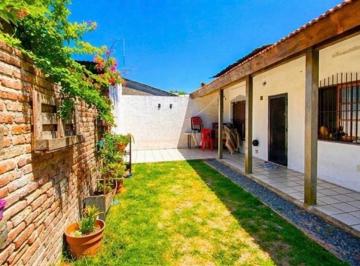 Casa · 75m² · 3 Ambientes · 1 Cochera · Casa en Venta Tolosa