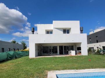 Casa de 6 ambientes, Escobar · Casa en Haras de Santa Maria El Molino
