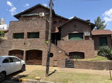 Casa · 302m² · 4 Ambientes · 4 Cocheras · Casa en Martinez
