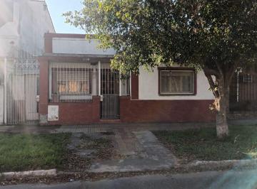 Casa de 5 ambientes, Lomas de Zamora · Casa y Departamento con Posibilidad de Cochera
