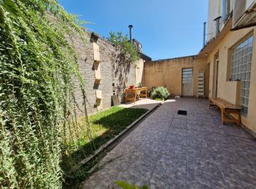Casa · 92m² · 6 Ambientes · Venta - Casa Al Frente Ph - 3 Dorm. - Patio - Barrio Echesortu