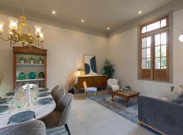 Casa · 147m² · 6 Ambientes · 1 Cochera · Casa en Pichincha