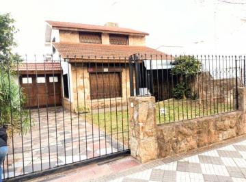 Casa de 5 ambientes, Esteban Echeverría · Chalet 186 m² Sobre Lote de 10 X 40