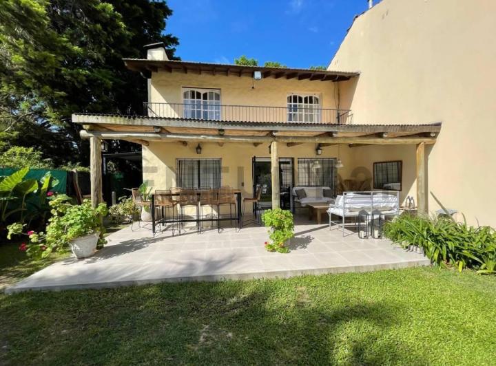 Casa · 120m² · 5 Ambientes · 1 Cochera