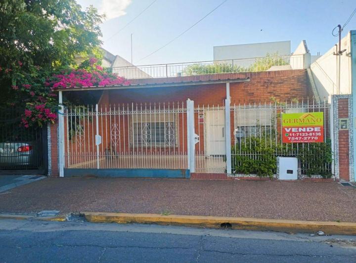 Casa · 128m² · 4 Ambientes · 1 Cochera