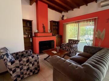 Casa · 144m² · 5 Ambientes · 1 Cochera · Casa en Venta - 4 Ambientes - Barrio Privado La Tranquera - La Lonja - Pileta y Quincho