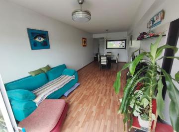 Departamento · 90m² · 4 Ambientes · 1 Cochera · Semipiso 4 Ambientes Balcon Al Frente con Cochera