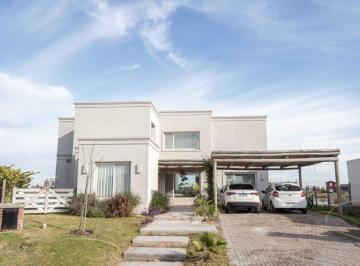 Casa · 223m² · 4 Ambientes · 2 Cocheras · Alquiler Anual Casa a La Laguna San Sebastian Area 7