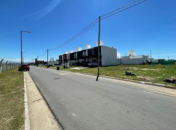 Terreno · 300m² · Terreno a La Venta! Quebradas de Manantiales! Apto a Duplex!