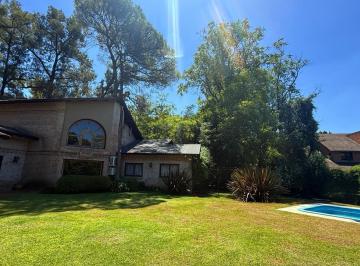Casa · 200m² · 5 Ambientes · 1 Cochera · Casa - Barrio Parque Leloir