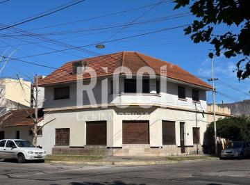 Casa · 251m² · 6 Ambientes · 1 Cochera · Venta Casa 6 Ambientes en Quilmes