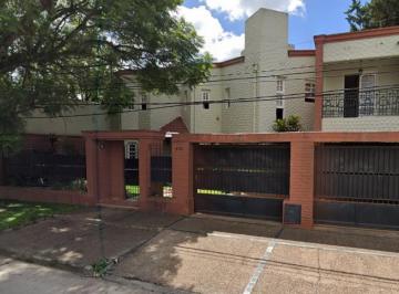 Casa · 300m² · 5 Dormitorios · 2 Cocheras · Casa en Yerba Buena