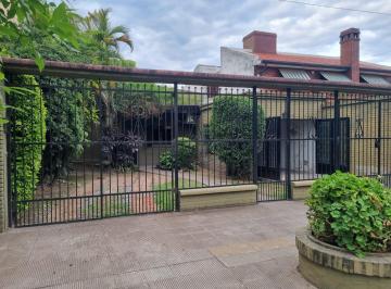 Casa · 440m² · 4 Dormitorios · 2 Cocheras · Venta Casa en San Martin 4000