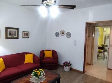 Departamento · 60m² · 3 Ambientes · Departamento 3 Ambinetes Planta Baja Al Frente C/ Patio