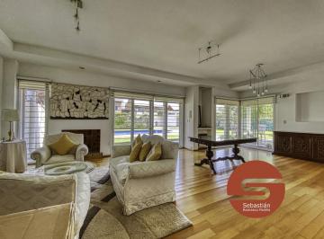 Casa · 319m² · 5 Ambientes · 2 Cocheras · Casa Deseada en Venta Barrio Fisherton 4 Dorm. en 2 Plantas, Jardin Amplio, Cochera y Piscina