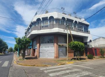 Edificio · 610m² · 10 Cocheras · Edificio Comercial 610 m² C/ 5 Locales - Pa Salón de Fiestas - Lote Lindero P/ Estac. - V. Luzuriaga