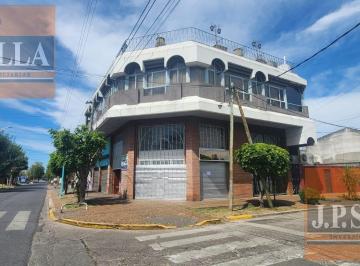 Edificio · 610m² · 10 Cocheras · Edificio Comercial 610 m² C/ 5 Locales - Pa Salón de Fiestas - Lote Lindero P/ Estac. - V. Luzuriaga